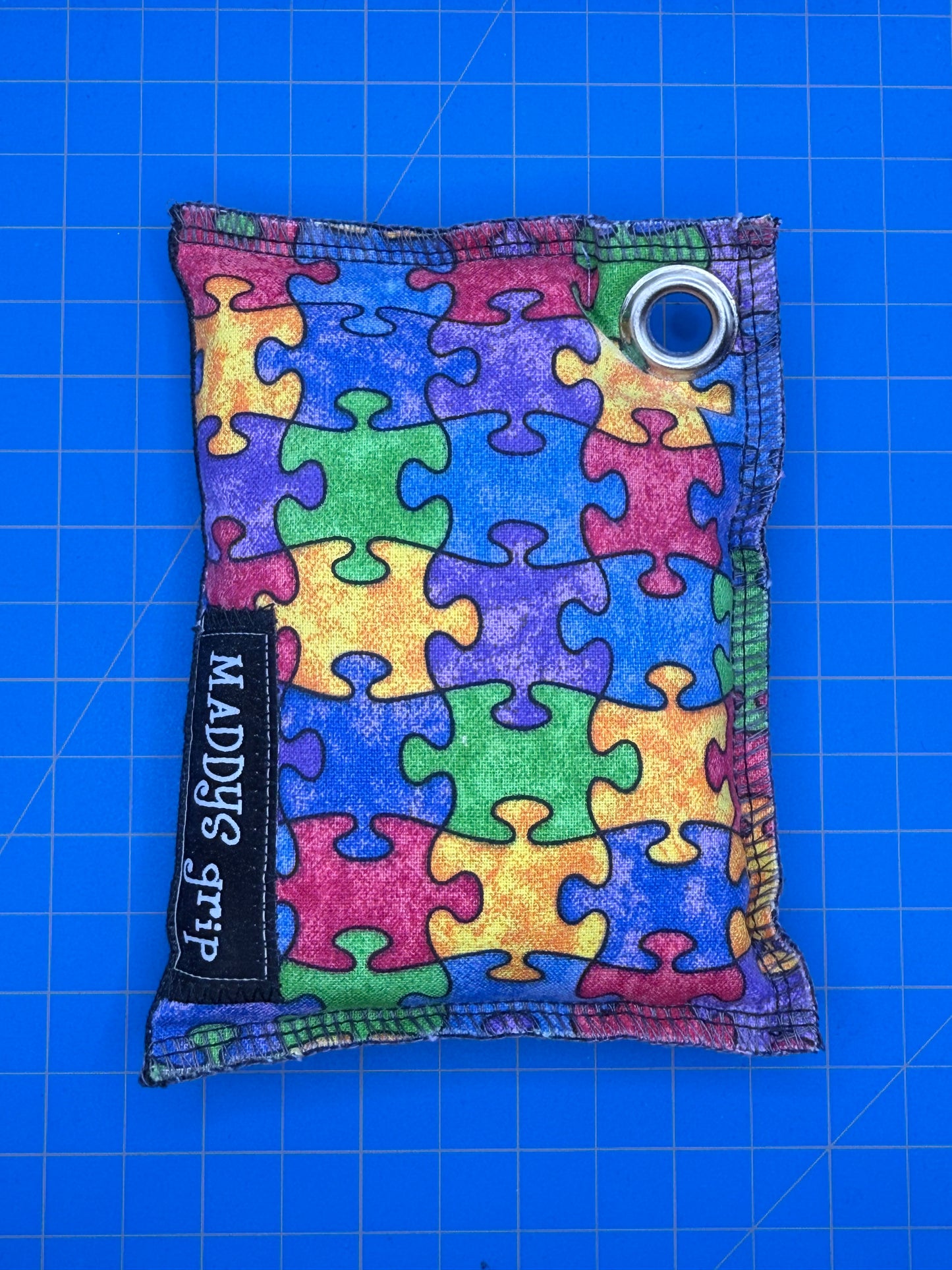 Maddys grip chalk bag - Spectrum Strong