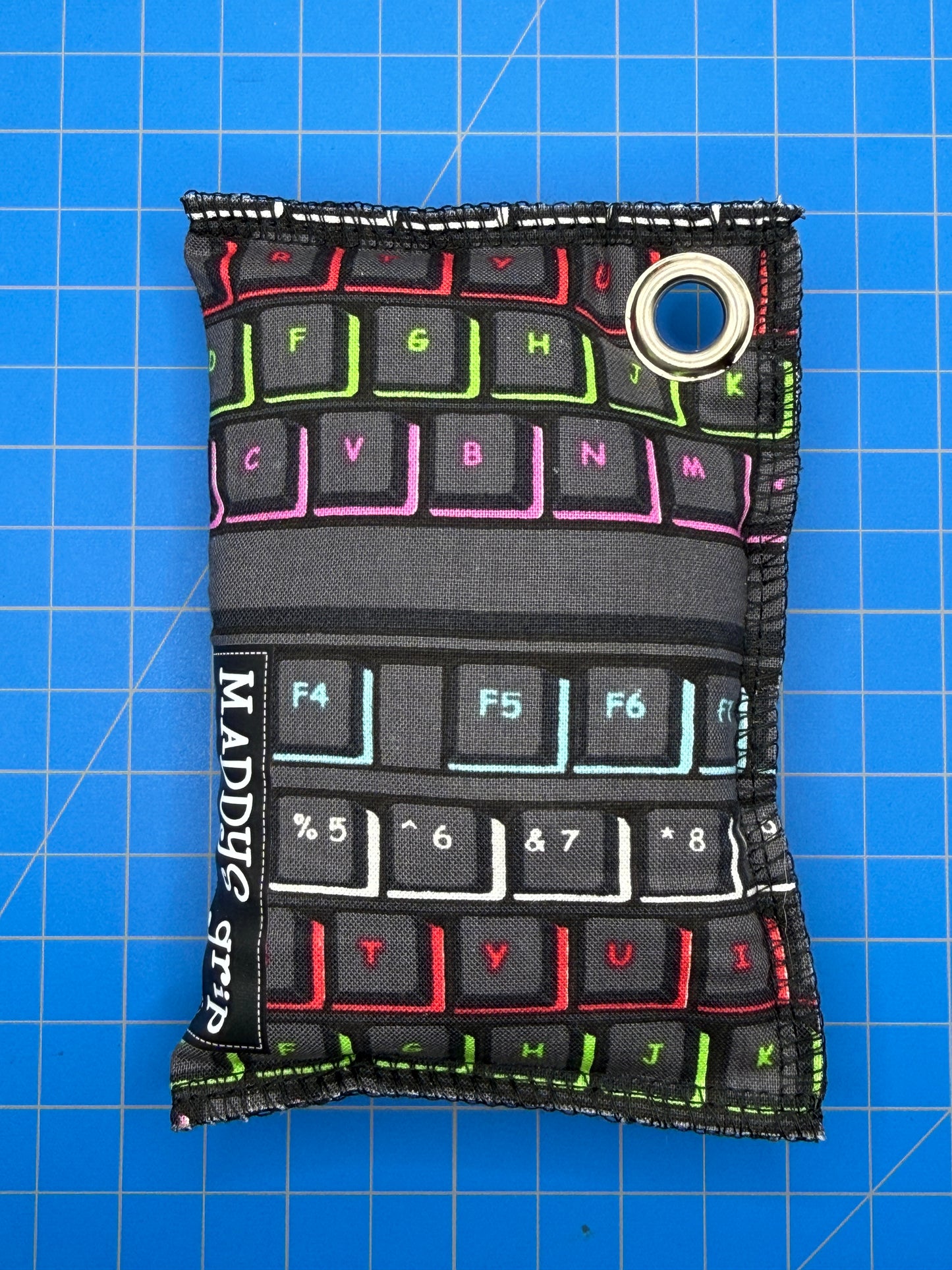 Maddys grip chalk bag 2026 design - Cyber Keys