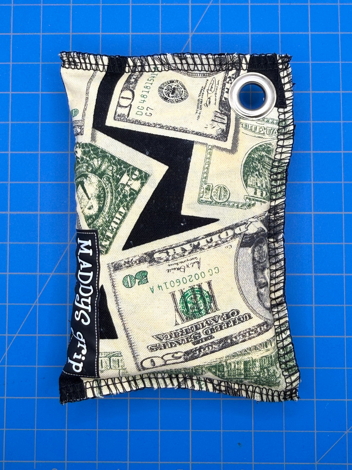 Maddys grip chalk bag - Money Maker