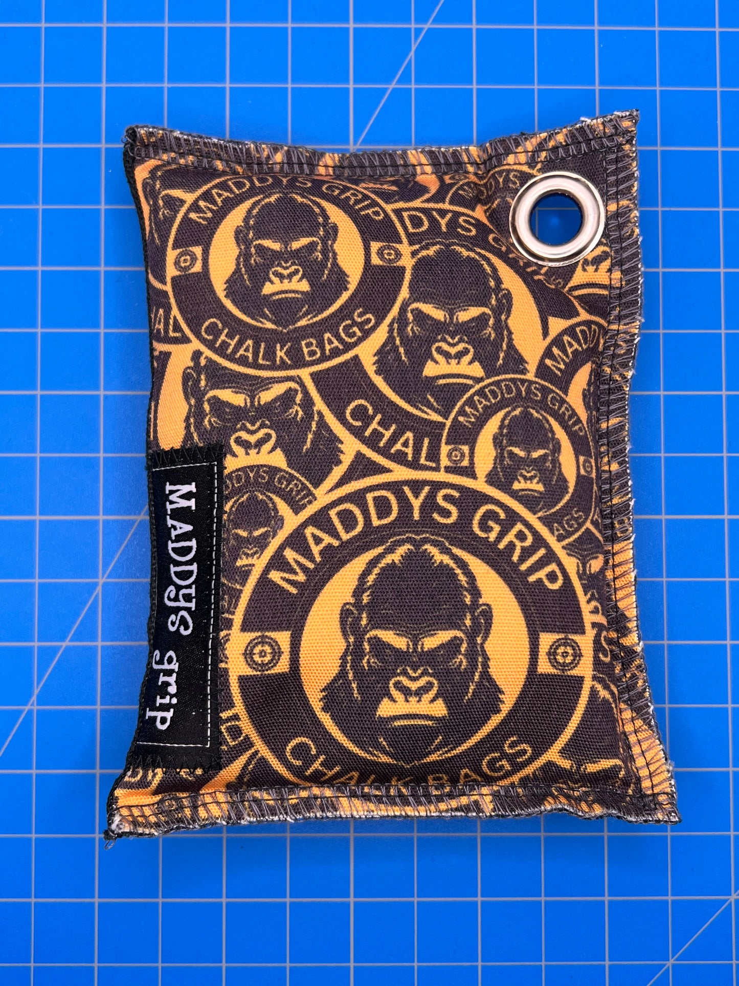 Maddys grip chalk bag - Gorilla Stacks